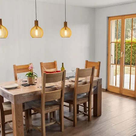 Chalet Demi-chalet Familial Au Calme Avec Magnifique Vue *